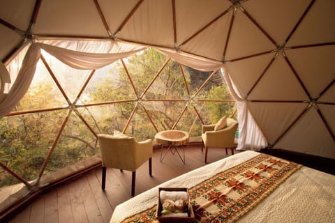 Deluxe Villa, Balcony, Mountain View | Living area