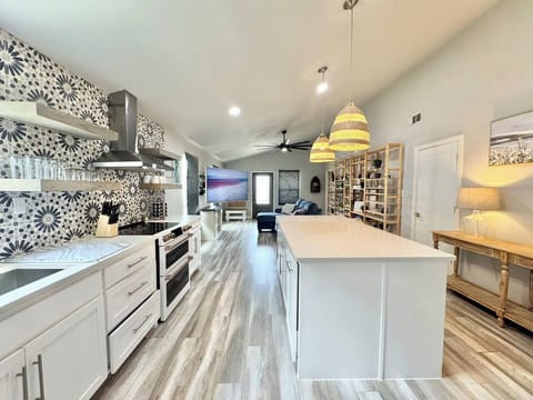 0f79eaa3-954b-4c0b-88dd-a79ef5ad5db8