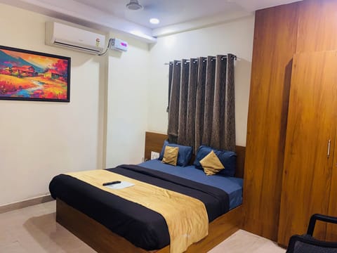 Standard Double Room | Desk, laptop workspace, soundproofing, free WiFi