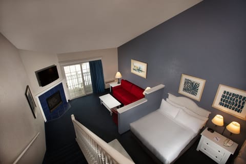 Loft Suite, City View | In-room safe, iron/ironing board, free cribs/infant beds, rollaway beds