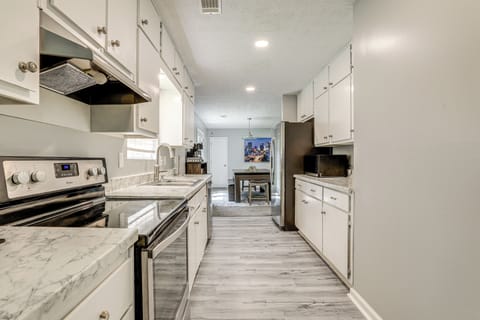 House (3 Bedrooms) | Interior