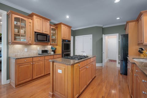Whispering Knoll - Fully Equipped Kitchen