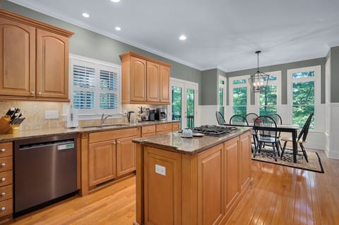 Whispering Knoll - Fully Equipped Kitchen
