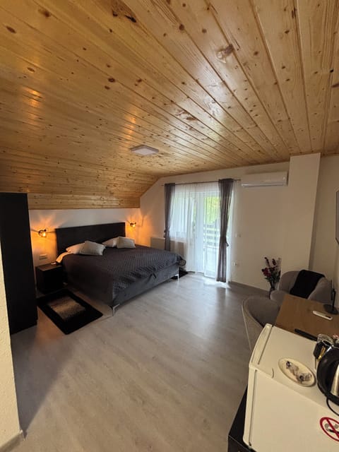 In-room safe, blackout drapes, soundproofing, free WiFi