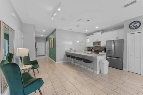 Kitchen Island with barstools for 4!#Disney #Parks #kingdom #springs #StoreyLake #Apartment #Vacation #Rental #waterpark #Kissimmee #Orlando #universal #citywalk
