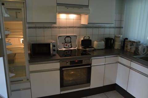 House, 3 Bedrooms, Terrace | Interior