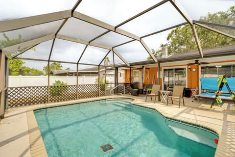 Bradenton Vacation Rental | 2BR | 2BA | 1,115 Sq Ft | 2 Steps Required