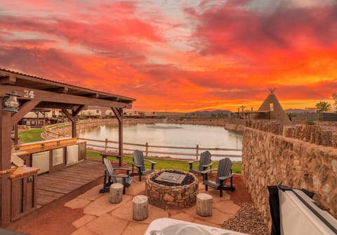 Superior Cabin, 2 Queen Beds, Kitchen, Mountain View | Premium bedding, memory foam beds, iron/ironing board, free WiFi