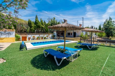 Rural house with pool in Ardales near Caminito del Rey