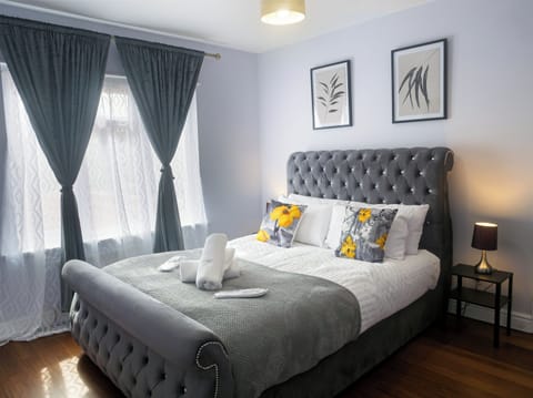 6 bedrooms, iron/ironing board, free WiFi, bed sheets