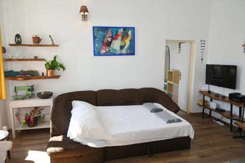 Autumn, Kitchen, Living Room, Spring, Summer