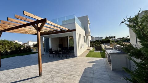 House, Smoking | 3 bedrooms