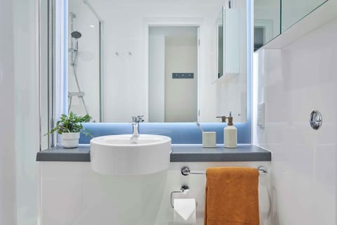 Basic Room, Non Smoking, Private Bathroom | Bathroom | Hair dryer, towels