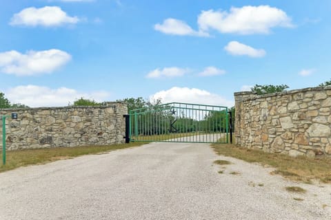 a578733b-c1c1-4f07-9e04-05a01ad5d596