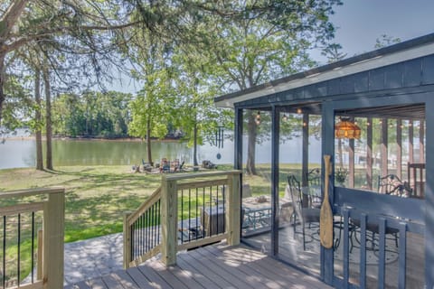 Camden Vacation Rental | 2BR | 2BA | 1,200 Sq Ft | 1 Step to Enter