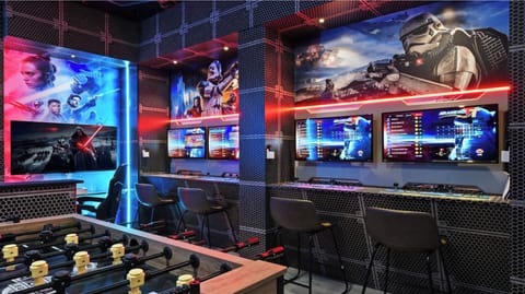Arcade vibes meet the galaxy—game on, Jedi-style!