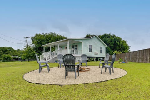Seadrift Vacation Rental | 2BR | 1BA | 991 Sq Ft | Stairs Required