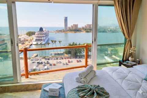 Gallery Apartment | Egyptian cotton sheets, premium bedding, pillowtop beds