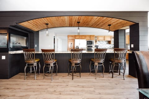 RivieraDrive_Interiors_012