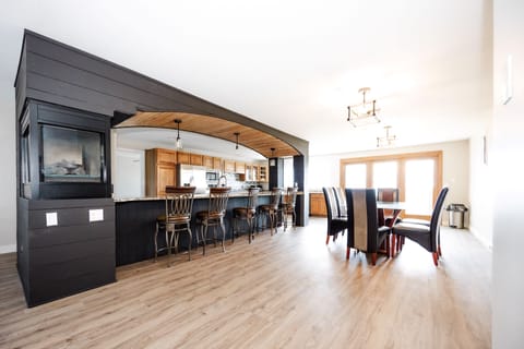 RivieraDrive_Interiors_011