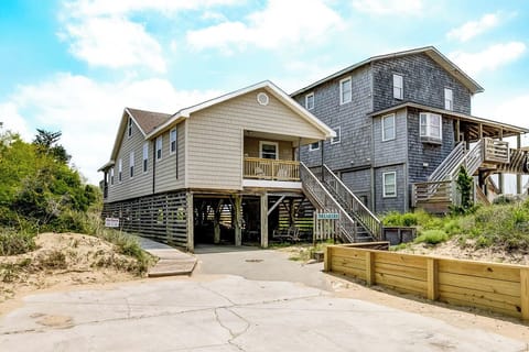 Front Exterior of Breakers
