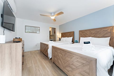 Bedroom - 2 full beds