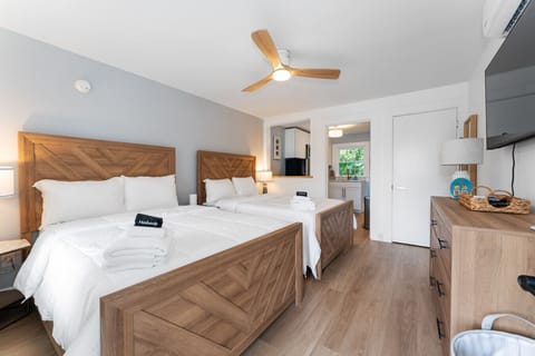 Bedroom - 2 full beds