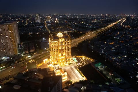 Front of property - evening/night