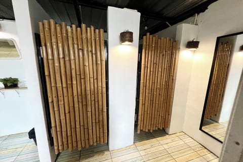 Shower, towels