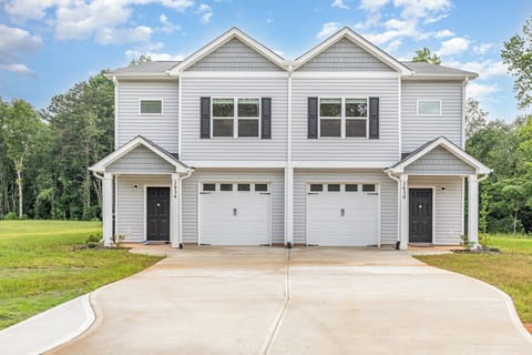 This new construction 6 bed/5 bath duplex is perfect for large groups and families! Enjoy 3 beds/2.5 baths on each side of the duplex allowing everyone to spread out.