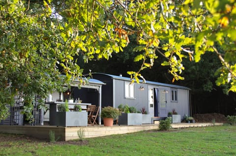 Glamping lodge for two near Marsham in rural Norfolk with covered BBQ