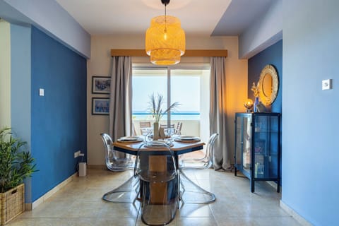 Apartment, 2 Bedrooms, Kitchen, Sea View | In-room dining
