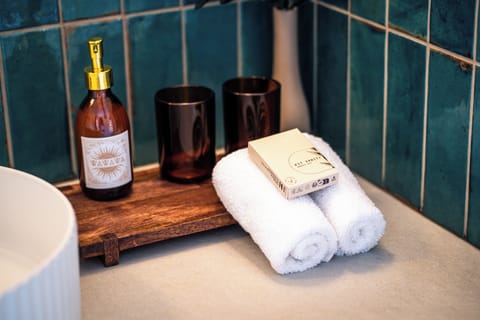 Deluxe Double Room | Bathroom | Shower, hair dryer, towels, soap