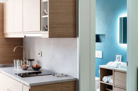 Apartment, Patio, Lake View | Private kitchen | Full-size fridge, microwave, oven, stovetop