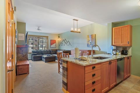 Floor, Flooring, Indoors, Furniture, Living Room