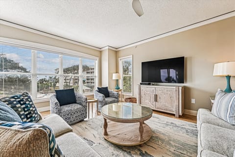 Welcome to 6208 Hampton Place!