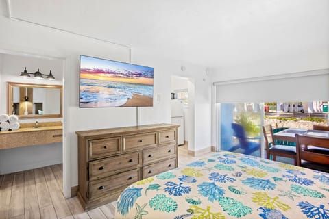 Family Studio Suite, 2 Queen Beds, Kitchen, Canal View | Premium bedding, down comforters, pillowtop beds, minibar