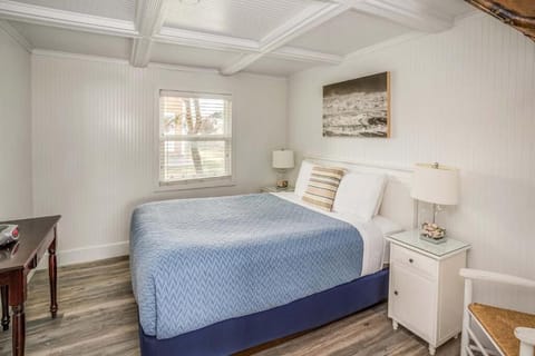 Comfortable Unit with Queen size bed