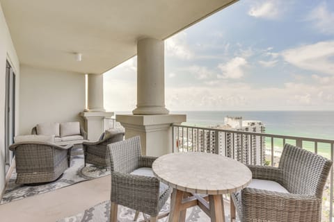 Miramar Beach Vacation Rental | 2BR | 2BA | Step-Free Access | 1,230 Sq Ft