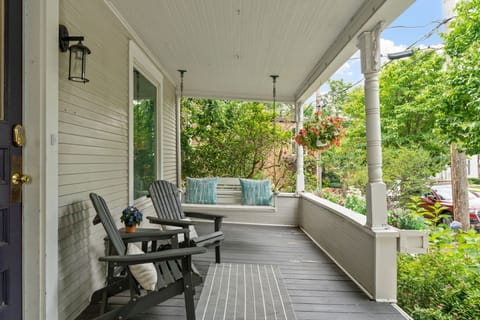 House (3 Bedrooms) | Property amenity