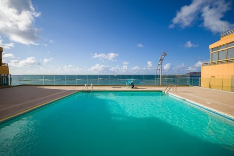 Holiday Home Swimming Pool