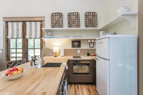 Lovely Stocked Kitchen for your Cooking Needs