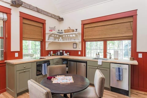 Lovely Stocked Kitchen for your Cooking Needs