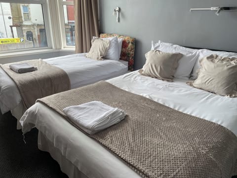 Triple Room | Bed sheets
