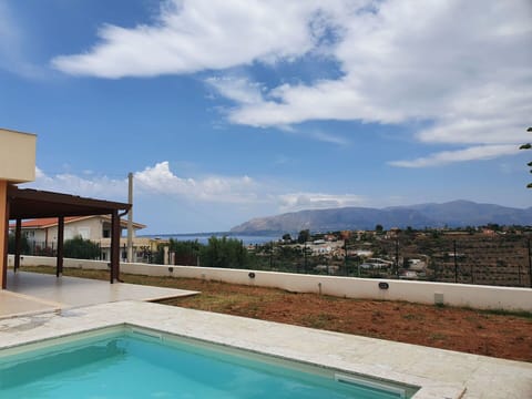 Swimming Pool, Resort, Shade, Estate, Hacienda, Landscaping, Villa, Eco Hotel, Yard, Outdoor Furniture