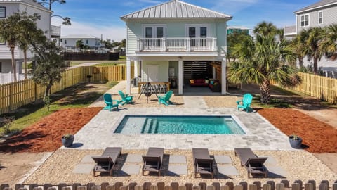 Private Pool, check 
Boat Parking, check
Fish Cleaning Station, check
Screened Outdoor Dining Area w/ TV, check 
Covered Sitting Area w/ Hot Tub, check. 
Fenced in Lawn, check
Pet Friendly, Check