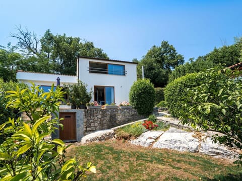 Shrub, House, Home, Residential Area, Cottage, Garden, Estate, Landscaping, Yard