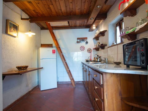 Flooring, Wall, Floor, Wood, Interior Design, Furniture, Ceiling, Room, Lighting, Kitchen