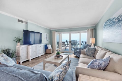 Comfortable Furnishings in the Living Area w/Gulf Front View