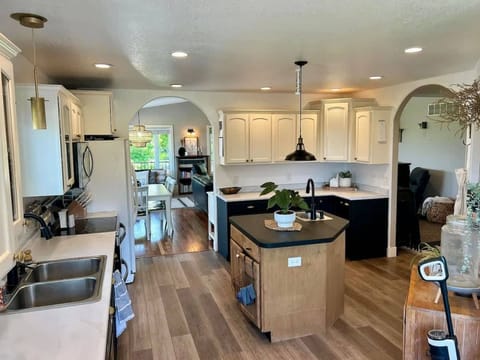 House | 6 bedrooms, Internet